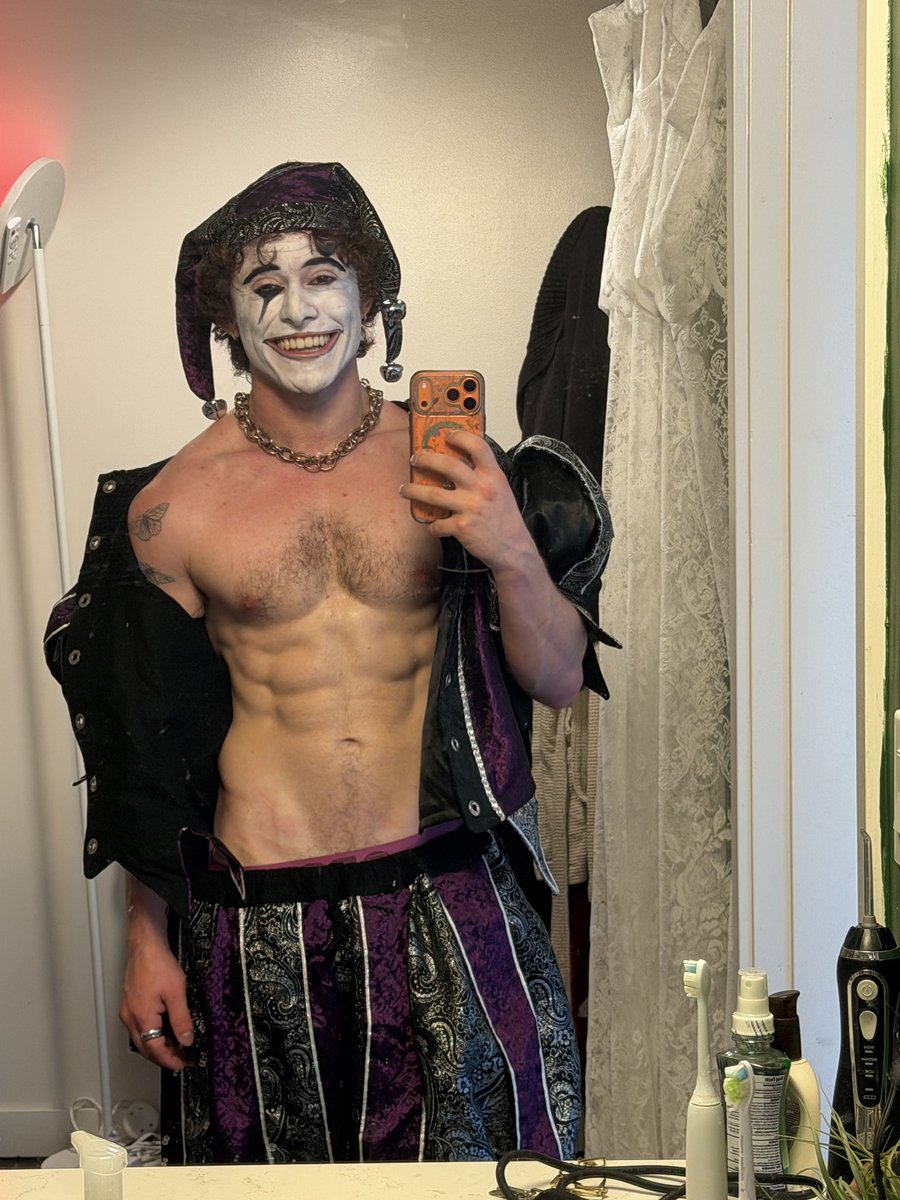 Anubace's tweet photo. Sweaty Jester https://t.co/BVPgK9c3Tz
