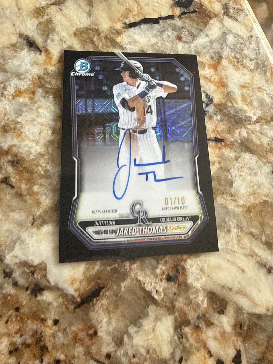 NICK_GRAZ_'s tweet photo. @Gwright2027 @oscarishi @CardPurchaser Wow nice hit I pulled this from Mega also https://t.co/cHphLbxT7U