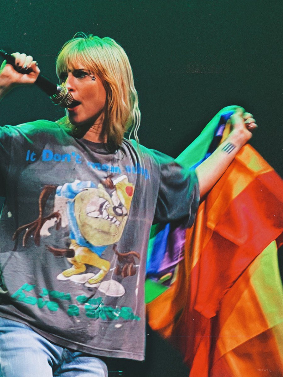 nvrfeltsoglum's tweet photo. HAPPY PRIDE MONTH EVERYONE🌈🫶🏾 https://t.co/fKCwZgFzKP