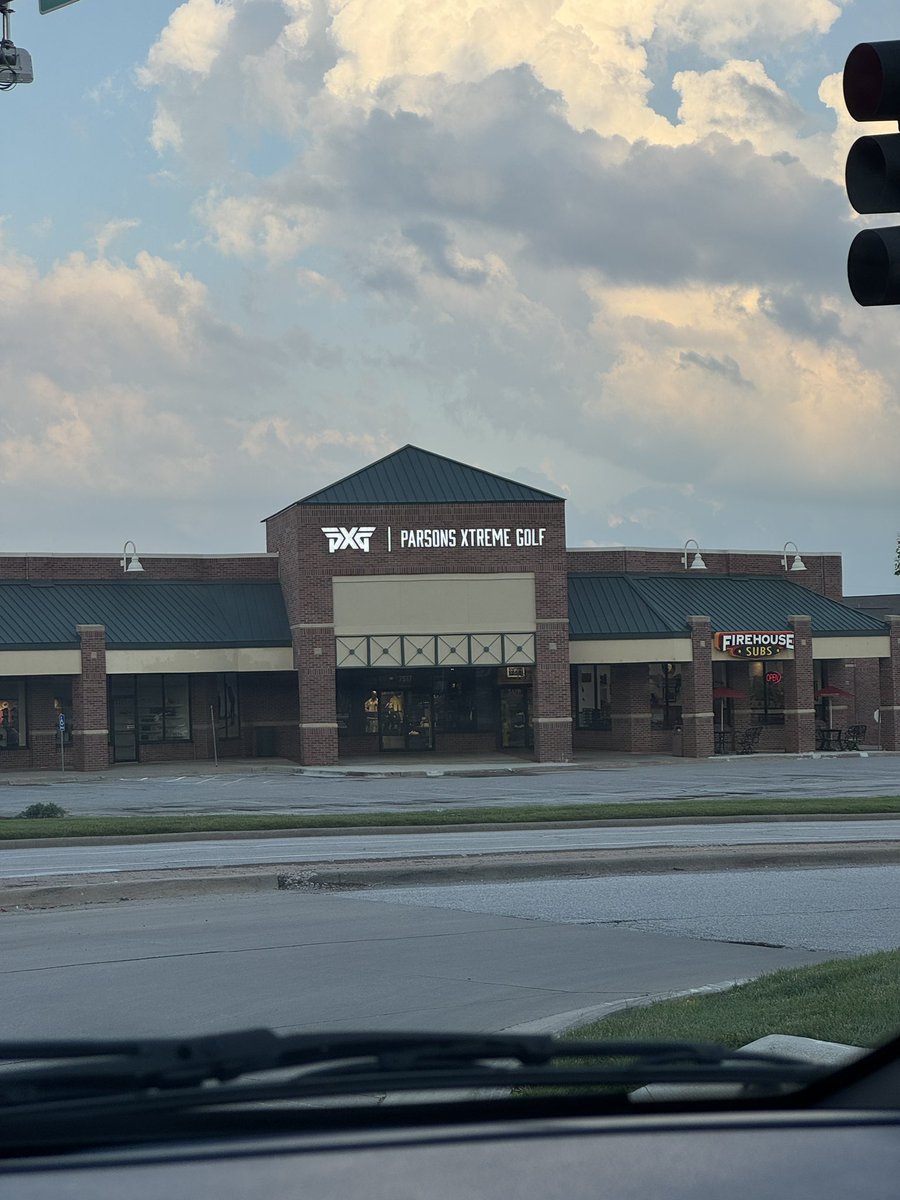 danfoster1918's tweet photo. Hometowns got a PXG store. Never seen anyone in it. Pass it all the time during the week. Convinced PXG is a mattress store scheme for some big wigs. https://t.co/R74AitEvEf