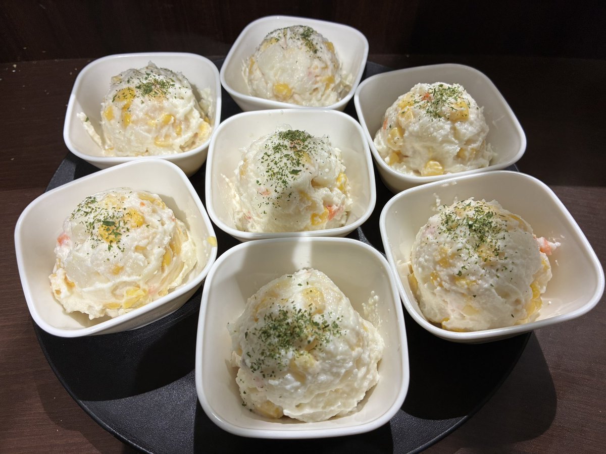 honwacafe's tweet photo. ご存知でしたか？
フードお買い上げの方に＋50円でポテトサラダを販売しています🥔
先週から、お値段そのまま、つぶつぶコーン入りにバージョンアップしました🌽
ぜひお試しくださいね🙂 https://t.co/MrPGbG5sQA