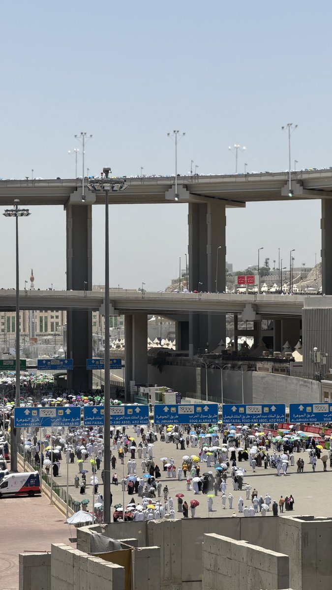 SohaAlmraysi's tweet photo. فخورة بمشاركتي متطوعة في موسم الحج، حيث كان شرف خدمة ضيوف الرحمن من أجمل التجارب وأكثرها أثرًا في نفسي الحمدلله.
وشكرًا للـ #البرنامج_الصحي_التطوعي_بالحج على هذه الفرصة المميزة، ولكل من ساهم في دعم وتمكين المتطوعين لخدمة حجاج بيت الله الحرام ،اللهم اكتب لنا الأجر🤍
#بهمة_سرينا18 https://t.co/blZPF8cY4n