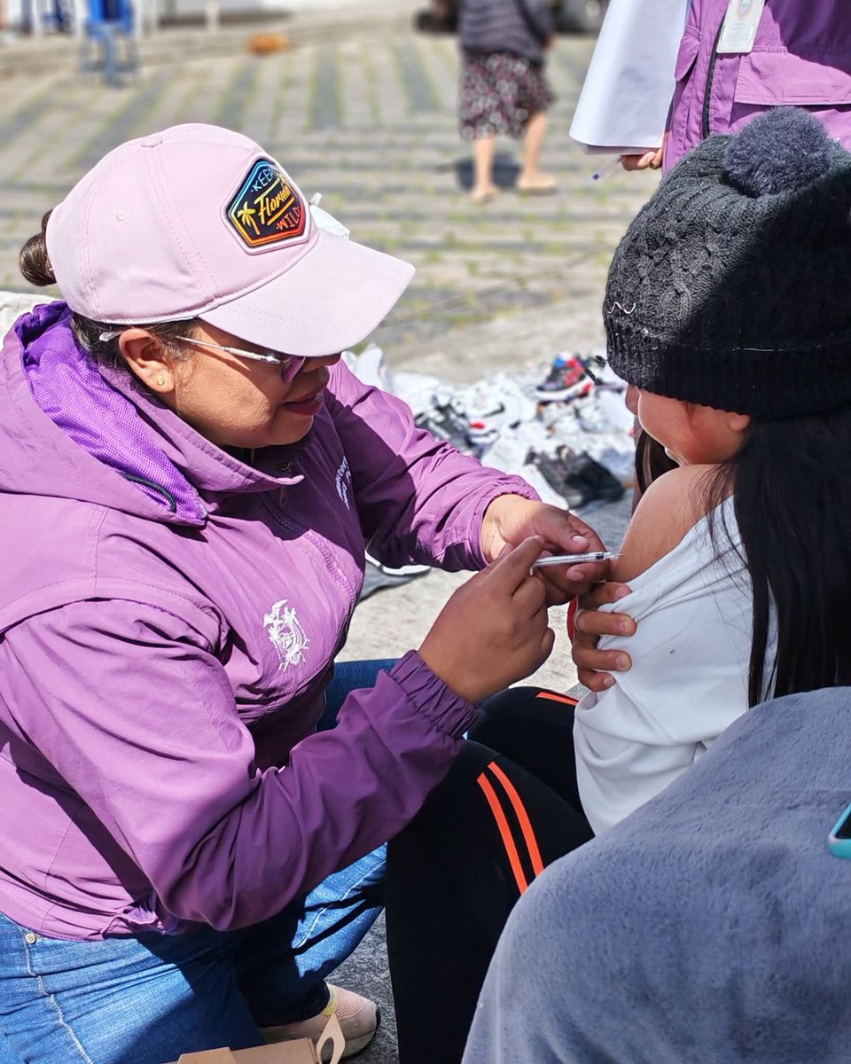 DPS_Cotopaxi's tweet photo. #Pujilí | Brigadas de vacunación estuvieron en plazas, mercados, y barrios para aplicar la vacuna del esquema regular a niñas, niños, adolescentes, y adultos en el Vacunatón 2026.

📢 Recuerda👇 
¡Acuede al Centro de Salud más cercano! 🏥 la vacuna es gratuita💉

#ElNuevoEcuador https://t.co/1gKcRdkrnG