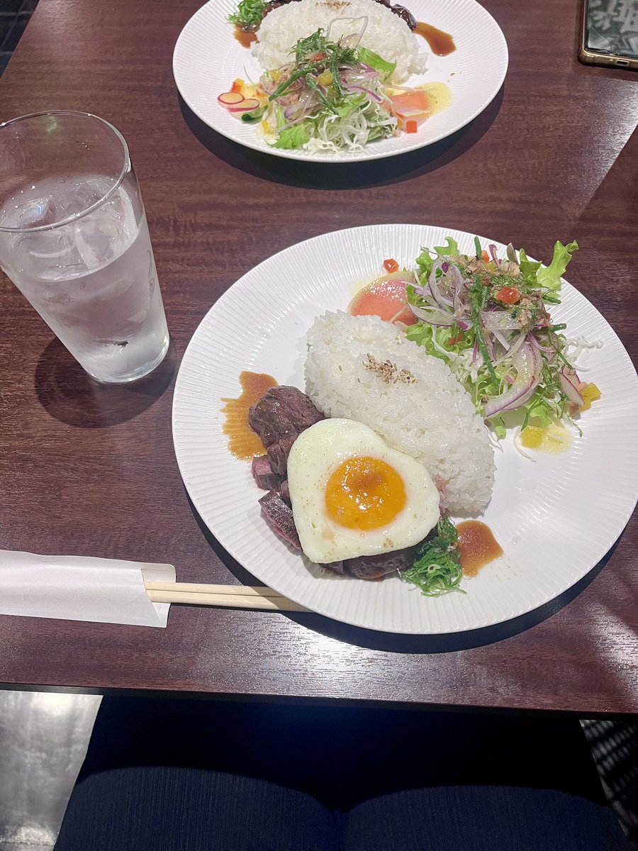 youming_mtf3's tweet photo. 映画館に行く前に近場でランチしました🍽️
口コミを頼りにw

夜は居酒屋で昼はランチ営業の店だけど
結構かわいいプレートが来た♪

デザートをサービスしてくれたり
店員さんみんな元気で愛想良くて
ステキなお店でした✨ https://t.co/Ky8rZx5RBS