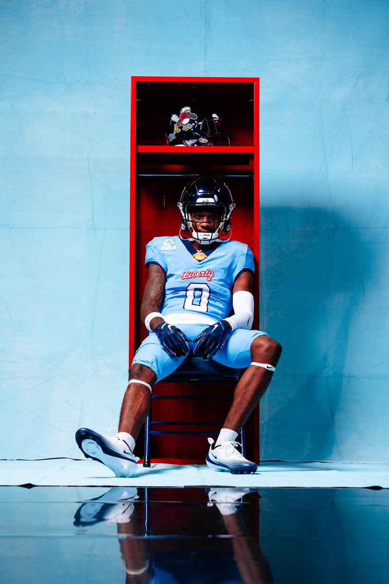 EJRichardsonTwo's tweet photo. Official visit @LibertyFootball 
@CoachNateHope @Coach_D13 @CoachChadwell @LUFBRecruiting @LouatTheState @VincentAlbano6 @CoachLiljon @adamgorney @Andy_Villamarzo @TorreySmithWR @TheUCReport #flames #notcommitted https://t.co/Q89Q0OzW8j