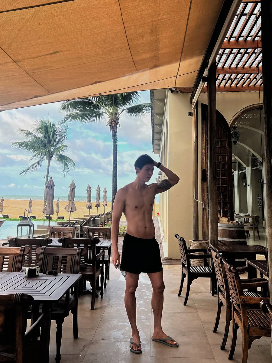 IAMNN197's tweet photo. ก็แดดมันร้อนอ่ะเนาะ😂🤣

 #ก็อตอิทธิพัทธ์

IG:Gxxod update https://t.co/ZJZAKGdso6
