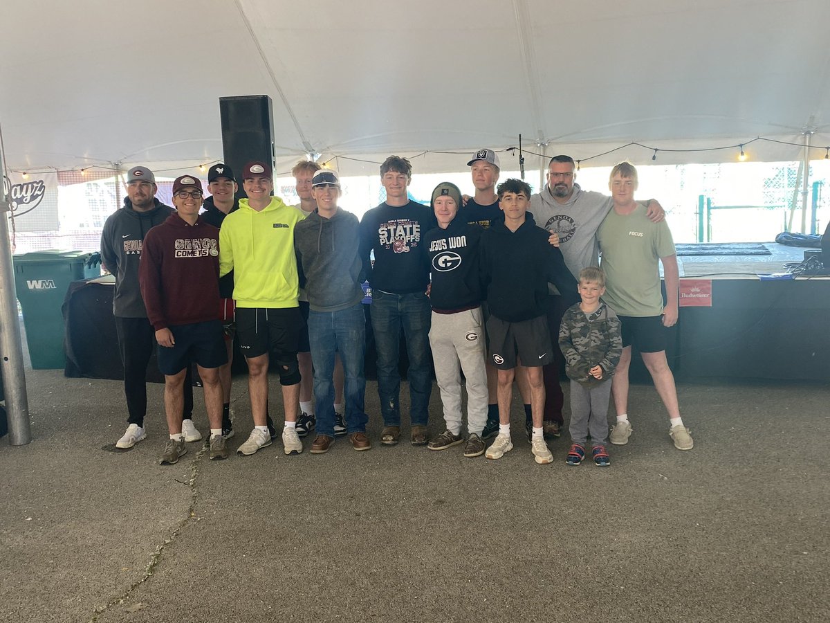 GenoaBaseball's tweet photo. Thanks to @GenoaHomecoming for giving us the opportunity to serve the community!! https://t.co/p5OvGUQ4VP