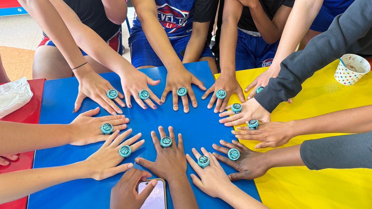 EJungkunst2029's tweet photo. Northeast Regional Champions!!!  @PrepGirlsHoops   
We came with a goal. We left with a RING!!
Tournament Champions.
Grateful for the memories, the teammates, and the championship moment.  Videos to come!  @levelup_li @JacksonTrained @CoachJWinter @KEDtraining @StDomsSports @StdomsA @StDomsHS @FieldLevel @BallerTV @shmoopy38 @Platform_RCT @mikemillsnc @gobigrecruiting @MaxprepsB @247recruiting