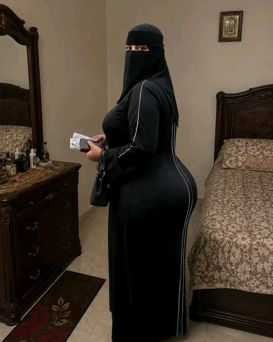 AmHyaf's tweet photo. زواج_مسيار
المدينه المنوره
العمر 36
الطول 172
الوزن  76 
البشره بيضا
الجسم جميل ومخصر
جمال روعه وادب وأخلاقية 
الموهل جامعيه
موظفه حكومية
عندها سكن 
لايوجد أولاد
مطلوب رجل محترم ومنفتح زواج مسيار على بيتي ولاابي مصروف أبي منه الراحه بالحياه الزوجيه وله مني كل التقدير https://t.co/cT7CfE85Uc