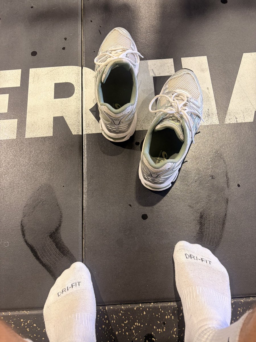 AussieAlphaLuke's tweet photo. Look at these powerful feet in my Dri-Fit socks after a proper workout, mate. Real Australian dom energy 💪

Lick these Aussie feet clean and clean the sweat off the floor 

{ australian gym dom findom male findom foot worship sock fetish sneaker fetish paypig beta humiliation wallet drain aussie dom big feet sweaty socks gym feet tribute }