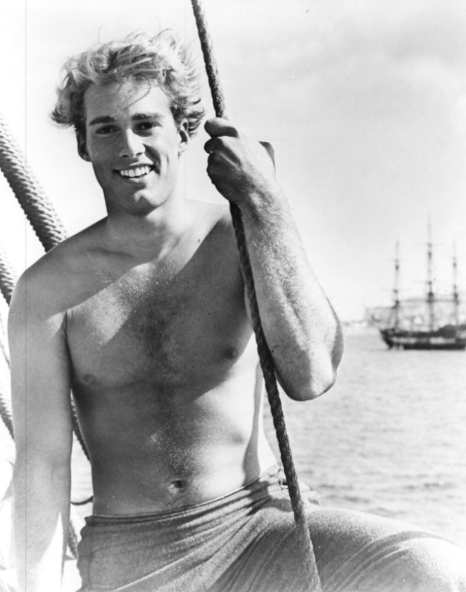ClassicMovieDig's tweet photo. Birthday Remembrance for Sean Flynn, only son of Errol Flynn, who was a photojournalist during the Vietnam War. In 1970, he and fellow journalist Dana Stone disappeared after being captured by communist guerrillas.
They were never seen again. R.I.P. https://t.co/RWchTrwhLr