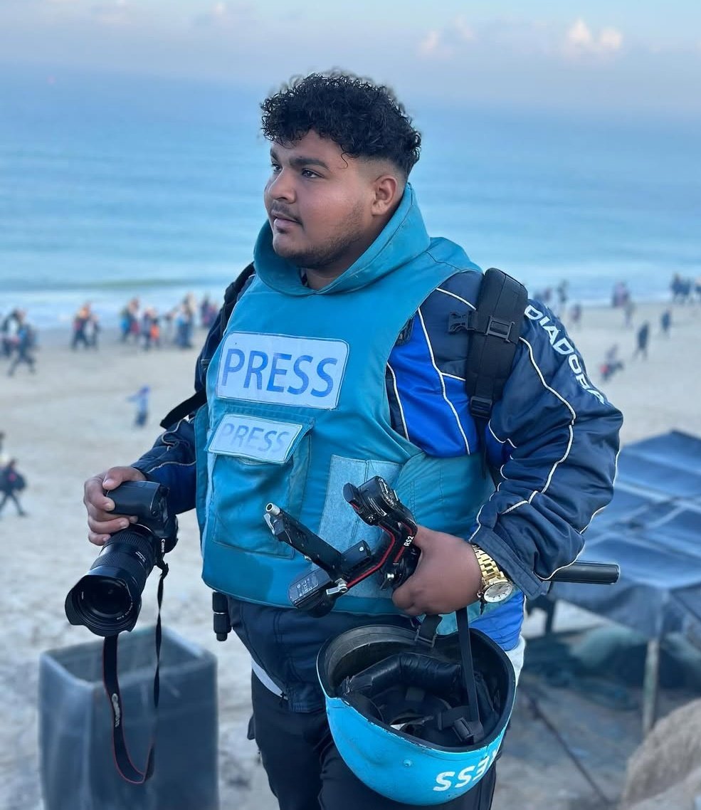 HuntersOfNazis's tweet photo. This Gazan “journalist” claims he’s starving for over 2 years “due to man-made famine.”

Is it possible to be more ridiculous? https://t.co/xfb2wHZwAU