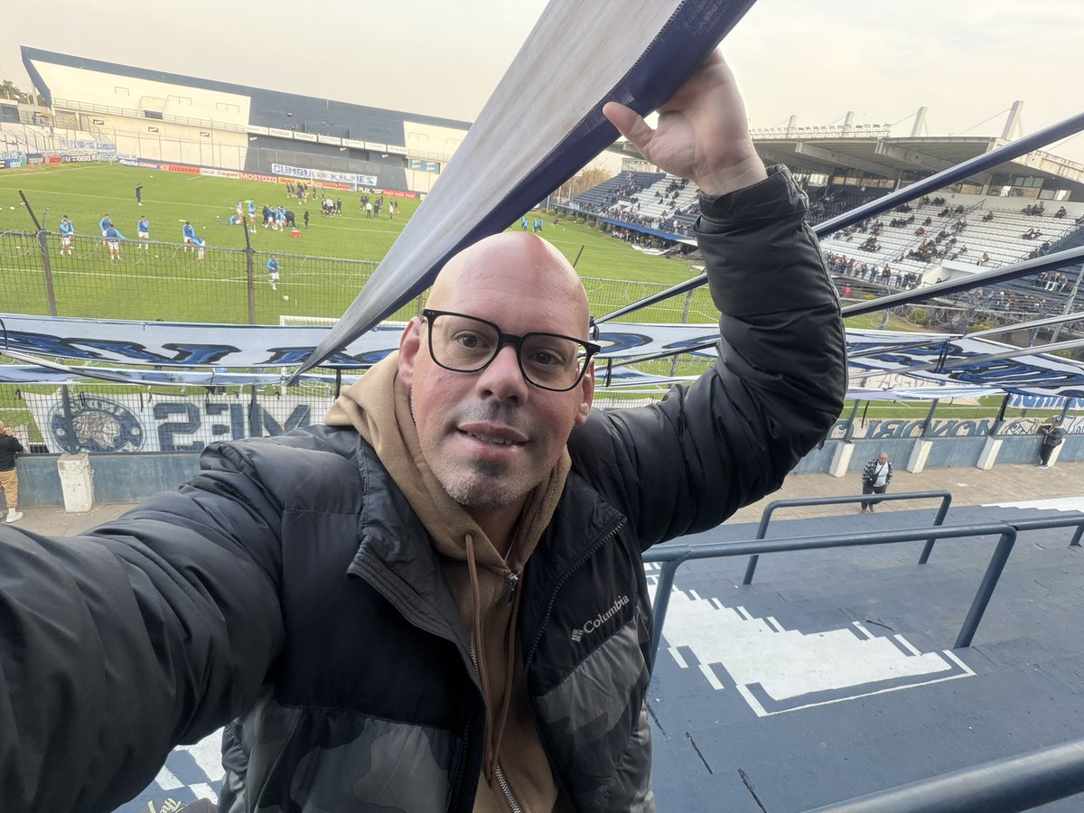nahuelgf's tweet photo. Soy del cervecero, vago y atorrante……

Lo mejor que tiene Quilmes siempre es tu gente.

Peleando en zona de descenso, igual va y alienta !!!

Hoy vs Atlético Rafaela !!! 

@qacoficial 
@ElfutbolQAC https://t.co/NOs1MAx7ig