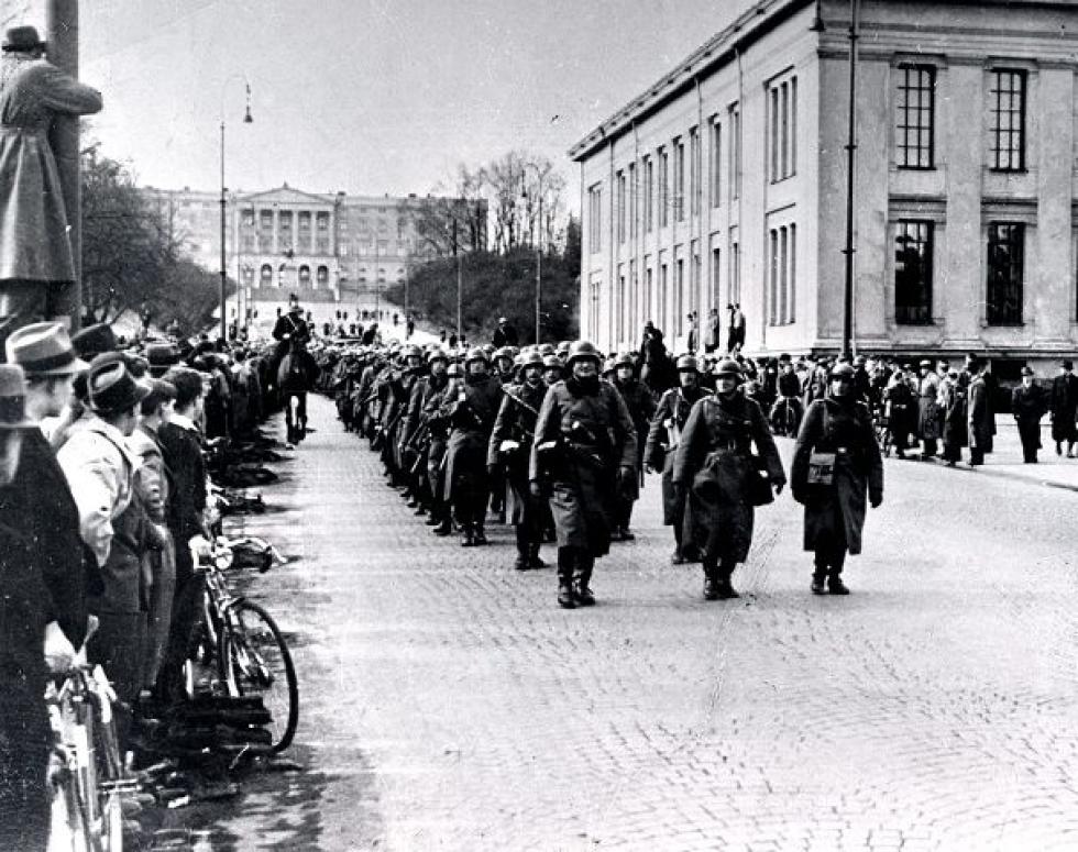 Neosss22's tweet photo. A black and white photo of the jewish parade in New york 2026 https://t.co/aWWBVSo34f