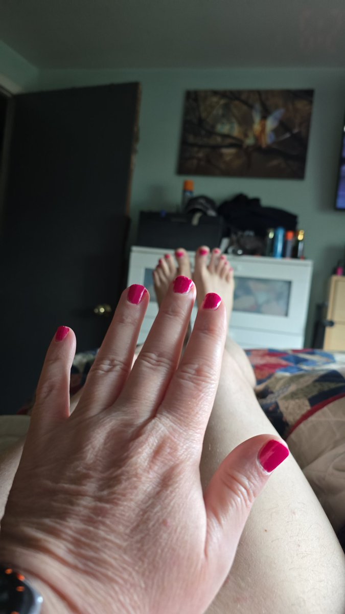 Sissy_Timberly's tweet photo. My naughty new nails https://t.co/TzcRyfZNny