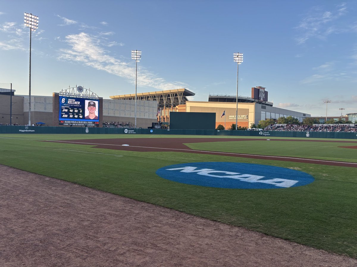 BrianCordill's tweet photo. Ready for Game 6 in College Station https://t.co/jdEdXCZqtP