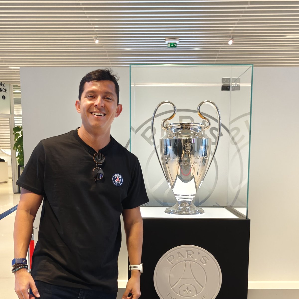 ccts26's tweet photo. 🏆🏆 Back-to-back Champions of Europe. Congrats to @PSG_English ! 🚀🚀🚀 From first-time winners to back-to-back champions, this team has shown that greatness is not just about reaching the top. It's about staying there. Allez! 🔵🔴⭐

#PSG #ChampionsLeague  #AllezParis https://t.co/IdKnds5LMq