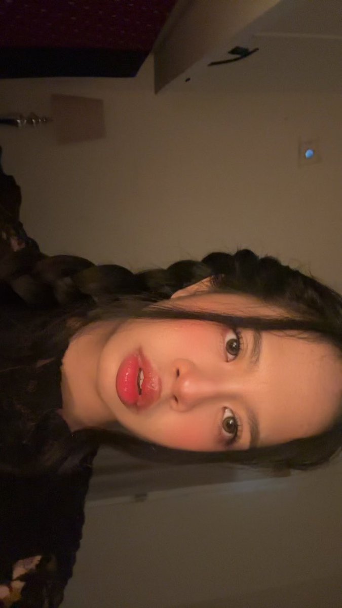 msbitchalmighty's tweet photo. sea girls outmug ur racist ass, tf u talking about https://t.co/pwfgKoDyHY