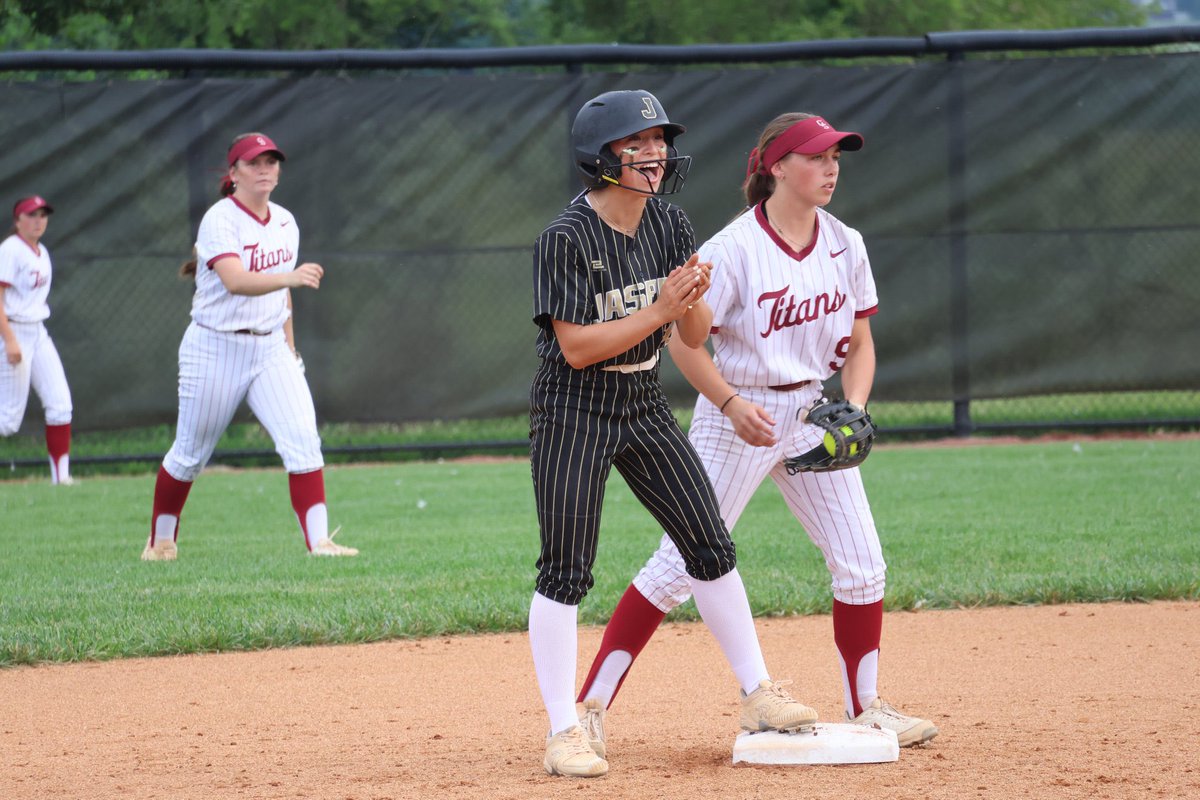 BriannaBarrix's tweet photo. Came up short in the Sectional Championship game. So proud of my team! 🖤💛 
Junior year Batting stats:
AVG: .488
OBP: .594
HR: 10
Bring on Summer! 💪🏽
#BriannaBarrix2027 @StarsNatGA @GAStarsGeorgia @starsnationalfp https://t.co/CbF33SABg3