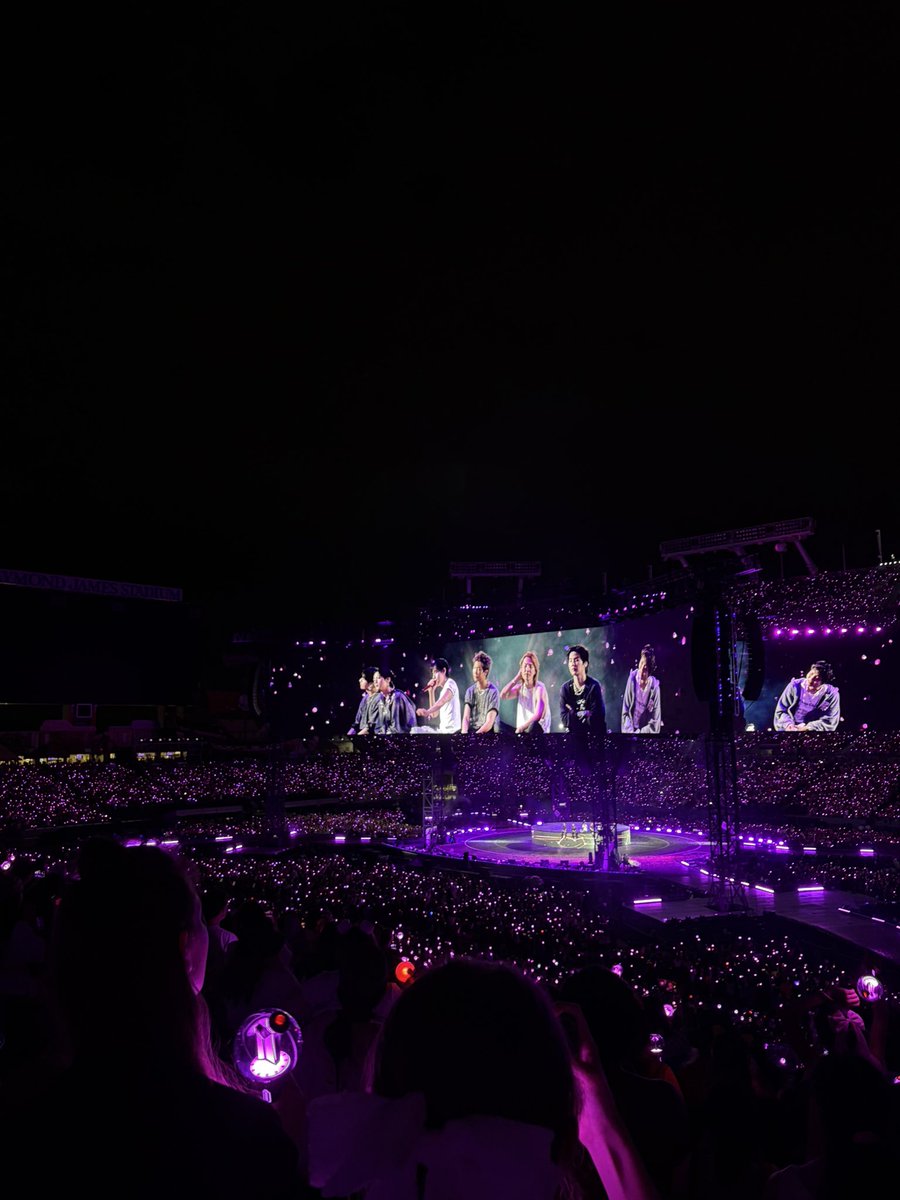 danna⁷ 🎧 saw BTS ⊙⊝⊜ tweet media