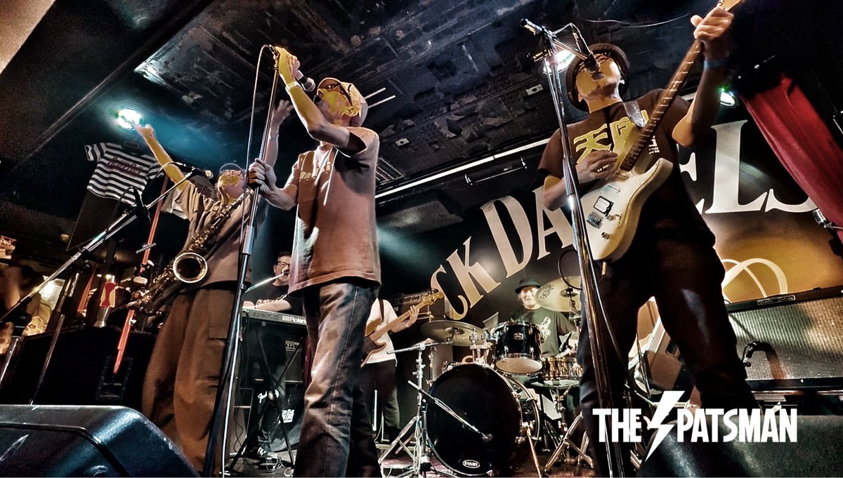 SPATS_ROCKET's tweet photo. 昨夜Rock This YOKOHAMA Town Vol.53にお越し頂いた皆さまありがとうごさいました！
黒猫看板の店とSTEAK&amp;GIG SILVER BACKの2会場での同時開催！
スパッツマンはシルバーバックでの出演でした。
楽しかった！ https://t.co/xNnnx5YplI