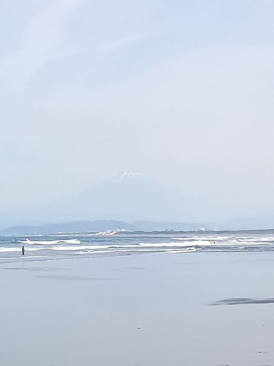 6/1 AM9：40 今日から6月・・・早いですね♪ 朝から晴れて暑いです