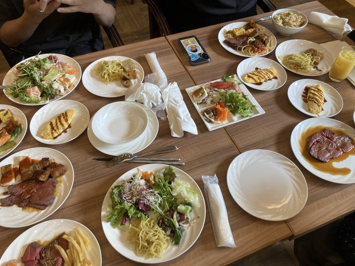 mashuko's tweet photo. 昨日は箱根！息子の誕生月(33歳)なのでザ・プリンス芦ノ湖でビュッフェ＆日帰り温泉でお祝い？
息子夫婦＆女房は車
私はバイク！気分最高でした。帰りは渋滞地獄にハマってグッタリだった。 https://t.co/Mn49FiUDfY