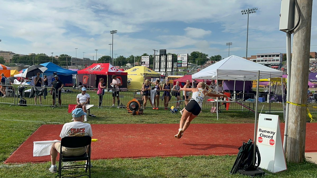 KeeleighHankins's tweet photo. What a track season!! So proud of my track team finishing 1st in state for the second time in a row! I finished 6th in the state in the javelin. Thank you so much to my amazing track coaches! Can’t wait for next year! 🫶🏼 @fhstigerss92328 @08MObombers @LineDsoftball @DiamondAddicts @ExtraInningSB @CoastRecruitsSB @MetroSportsSTL @STLhssports @TOP_D1RECRUITS