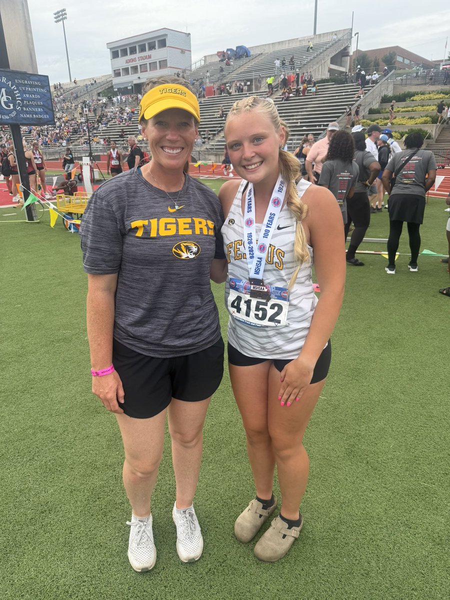 KeeleighHankins's tweet photo. What a track season!! So proud of my track team finishing 1st in state for the second time in a row! I finished 6th in the state in the javelin. Thank you so much to my amazing track coaches! Can’t wait for next year! 🫶🏼 @fhstigerss92328 @08MObombers @LineDsoftball @DiamondAddicts @ExtraInningSB @CoastRecruitsSB @MetroSportsSTL @STLhssports @TOP_D1RECRUITS