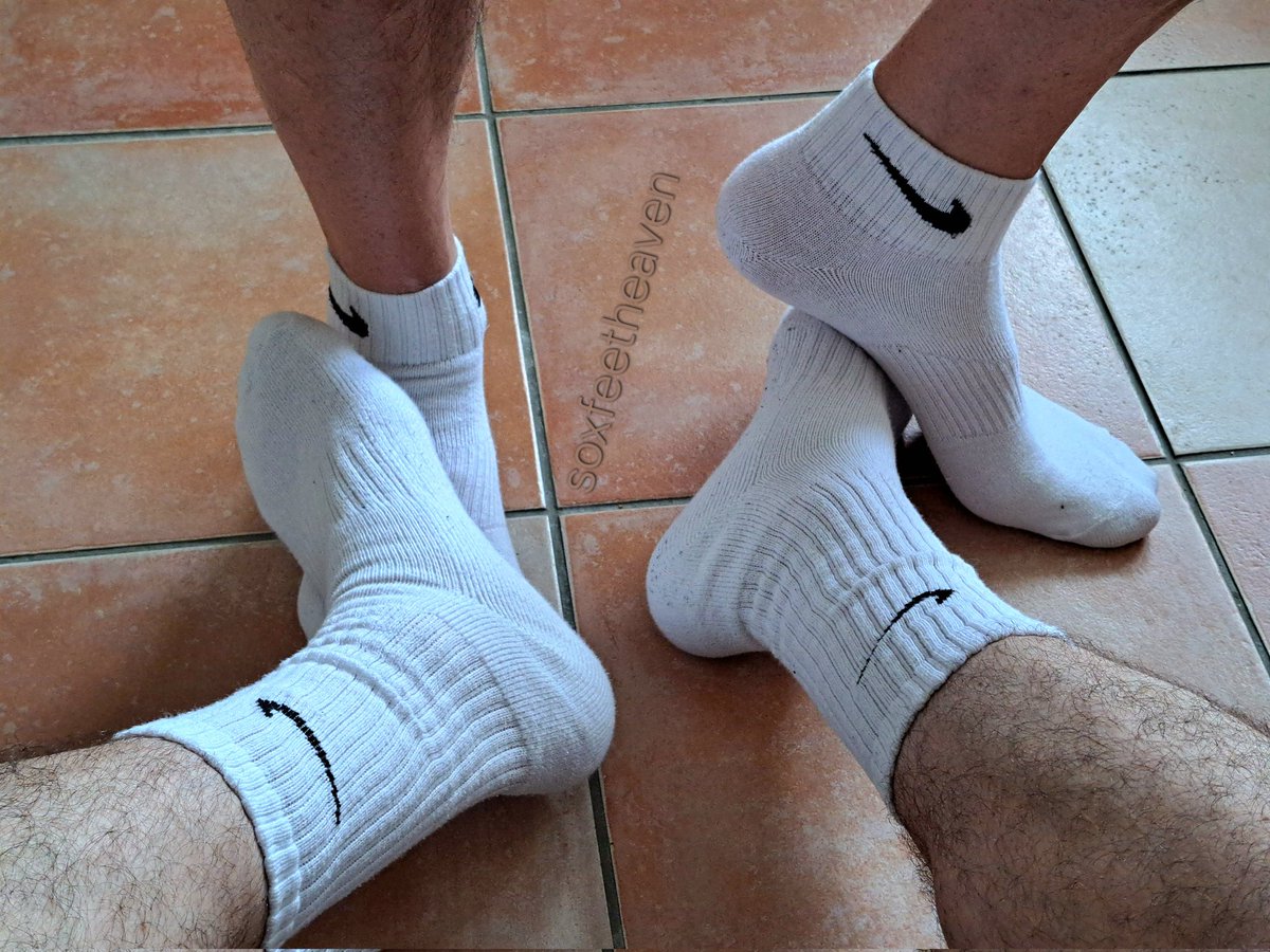 sox_feetheaven's tweet photo. Warm and sweaty after a long walk... https://t.co/kvwo9SRjyX