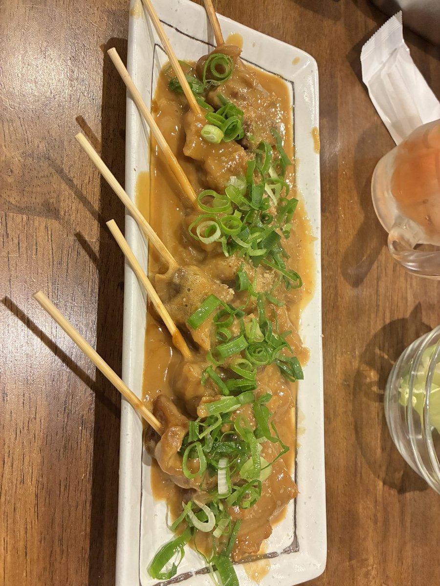 ayase_maeda's tweet photo. この前大阪に帰って食べてめちゃ美味しかったどて串
東京ではなかなか食べられない…！
#地元のおすすめ紹介 https://t.co/Us4k10J9P4