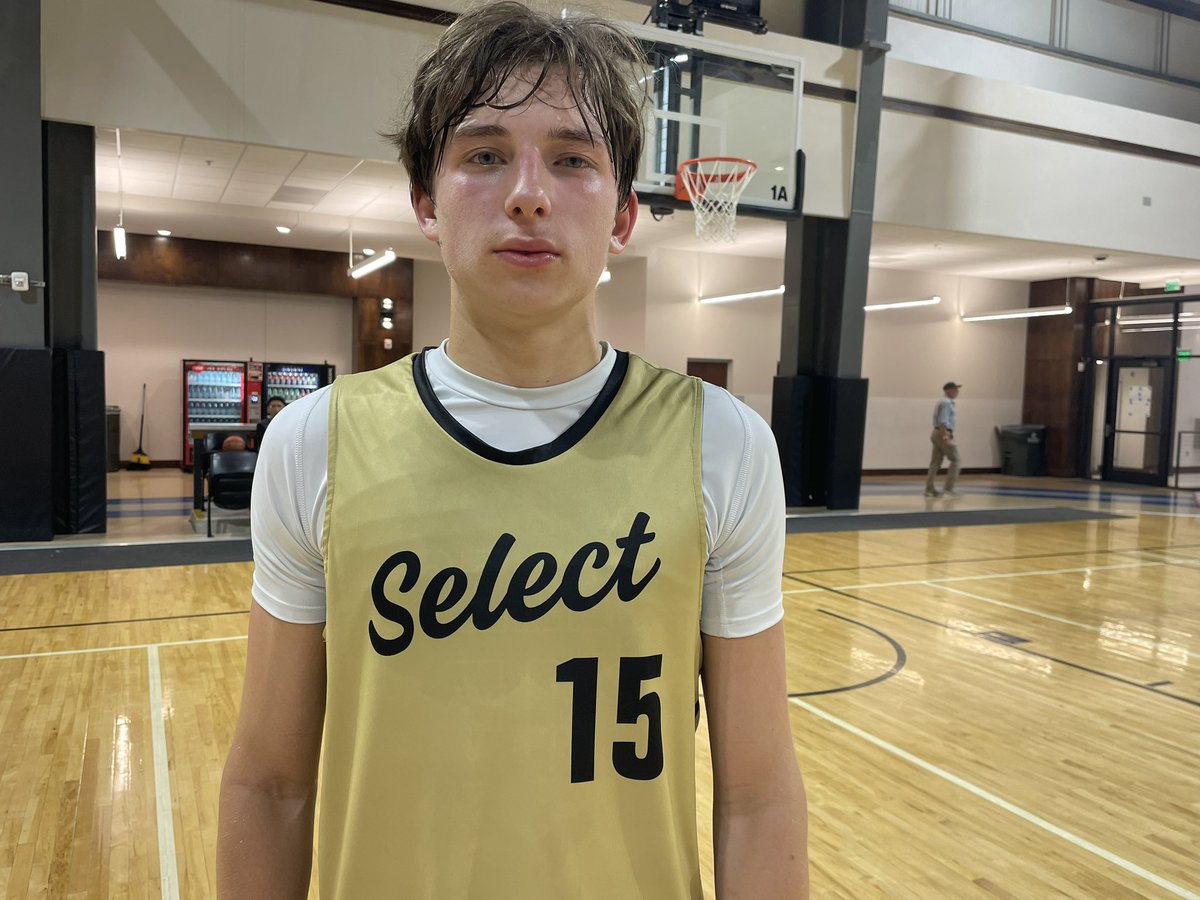 Swanny1973's tweet photo. Checked in on some
Boys action here at #PhenomSummerShowcase also today. 

Certainly no shortage of talent across the board. 

Who caught our attention ?  

Checkout the site all week long - https://t.co/Sm5jrXi4J3

#SwannysRoundballReview
#RecruitThePalmettoState https://t.co/xgamXtCxGm