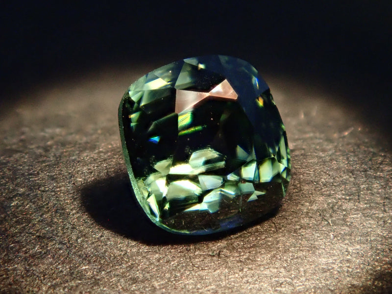 ジルコンならではの煌めきもしっかり堪能できます✨💎✨
