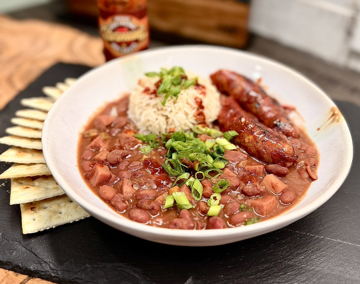 crappiedoc's tweet photo. Red beans and rice. Local jalapeño sausage. @HabaneroHarman smoked red Fresno. @EnakFlavors Cajun. https://t.co/4IpdKZZkGs