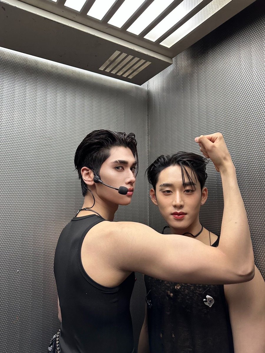 maddyscoob's tweet photo. ใครทำอะไรเสียงดังมาก เสียงดังs เลย https://t.co/nT0l9BfuZF