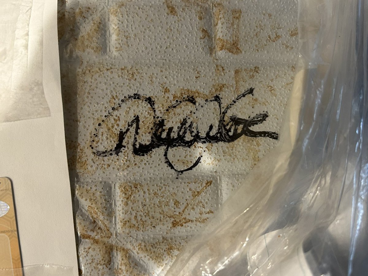 cardguymike1's tweet photo. CGMStackSale ($1 pwe $6 bmwt $10 big items)

All RT, Tags, Takes  and offers appreciated 

Derek Jeter signed game used base $2500 https://t.co/ydqdLOxOIA