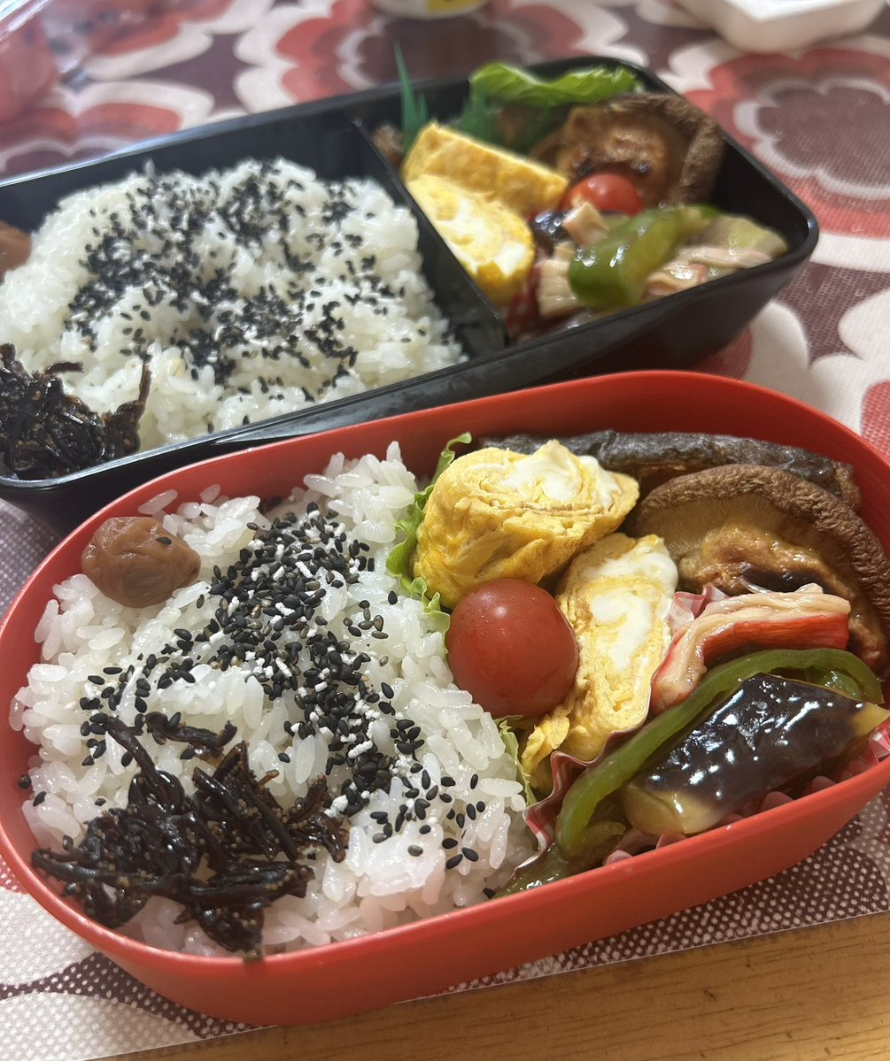 yokolovery's tweet photo. おはようございます。天気が悪くなる前、今日は暑い。本日のお弁当。タラの幽庵焼き、ナスとピーマンの焼きびたし、玉子焼き、しいたけのチーズ焼き。
#お弁当⠀
#bento⠀
#本日のお弁当⠀
#お弁当記録 https://t.co/yCD0nCoTxd