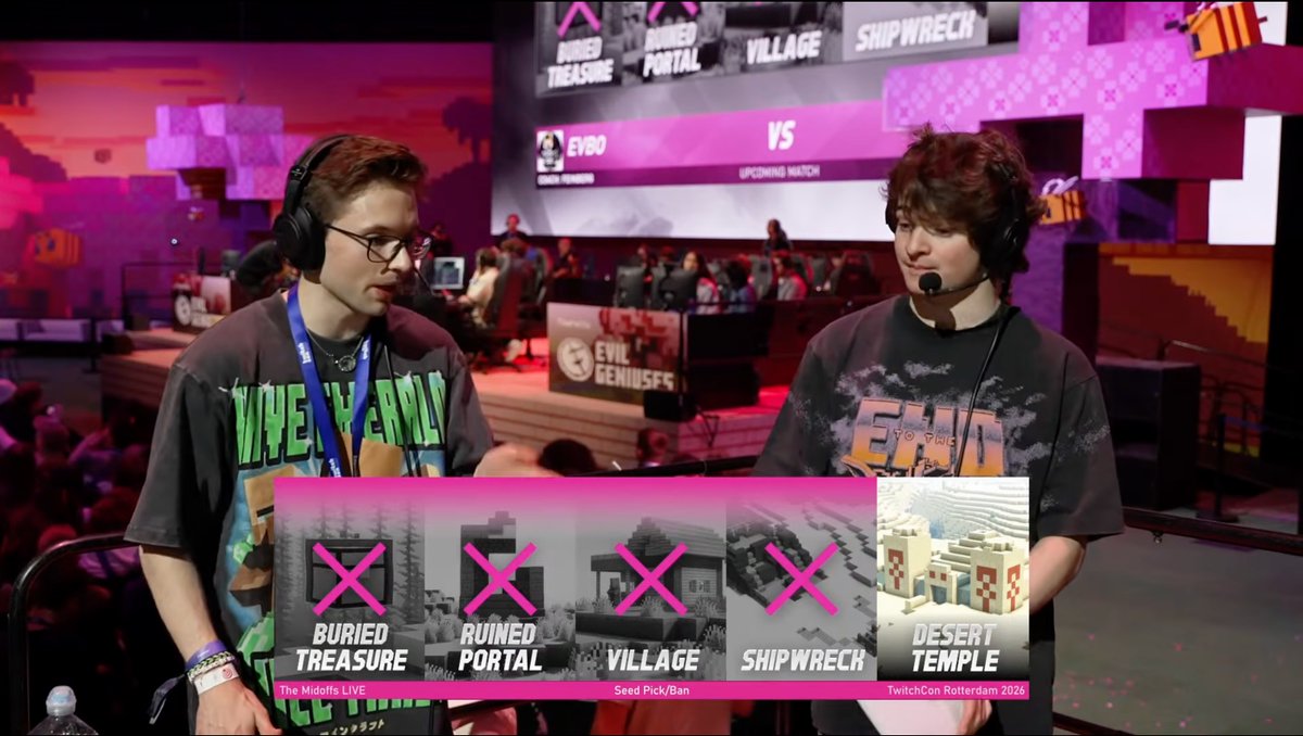 BudgieIllus's tweet photo. A bit late but it was so so cool to have the opportunity to  work on the stream graphics for Midoffs LIVE and see it on the big screen :) Genuinely such a fun and surreal weekend overall, shoutout MCSR &amp; Tubbo + team 🫶 https://t.co/0jhu6TawHc