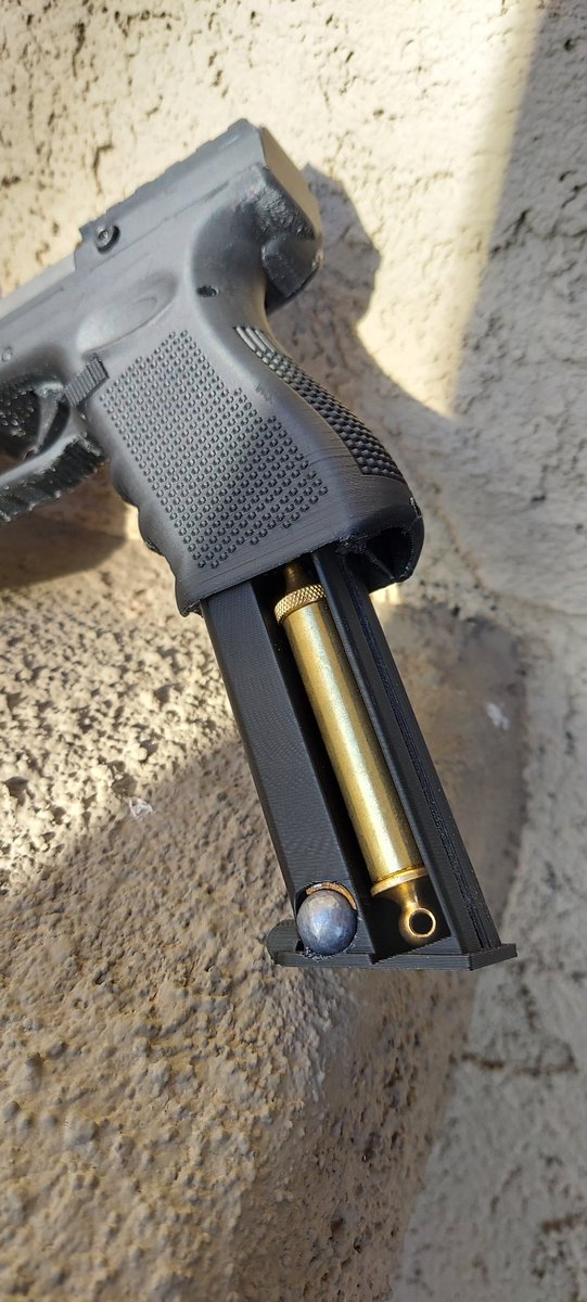 vulp1naut's tweet photo. flintglock upgrade, now with onboard storage for priming powder and ammo 

technically it has 7rd capacity now so behold, a 1911 https://t.co/2c9lBwHWCS