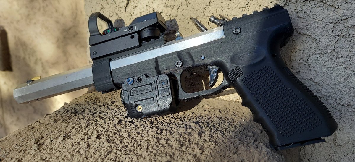 vulp1naut's tweet photo. flintglock upgrade, now with onboard storage for priming powder and ammo 

technically it has 7rd capacity now so behold, a 1911 https://t.co/2c9lBwHWCS