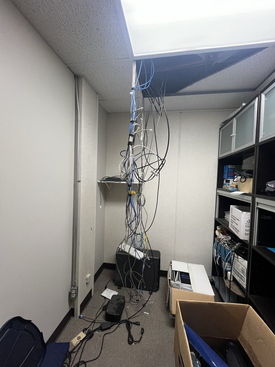 trancentrall's tweet photo. Lots of people talking about Backrooms that don’t really live the Backrooms life like I do https://t.co/NhncnL3MEh