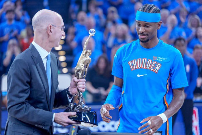 ProblemSteph's tweet photo. we can agree this is the most horrible MVP candidate winner of All time right? https://t.co/MUiZhC4ze1