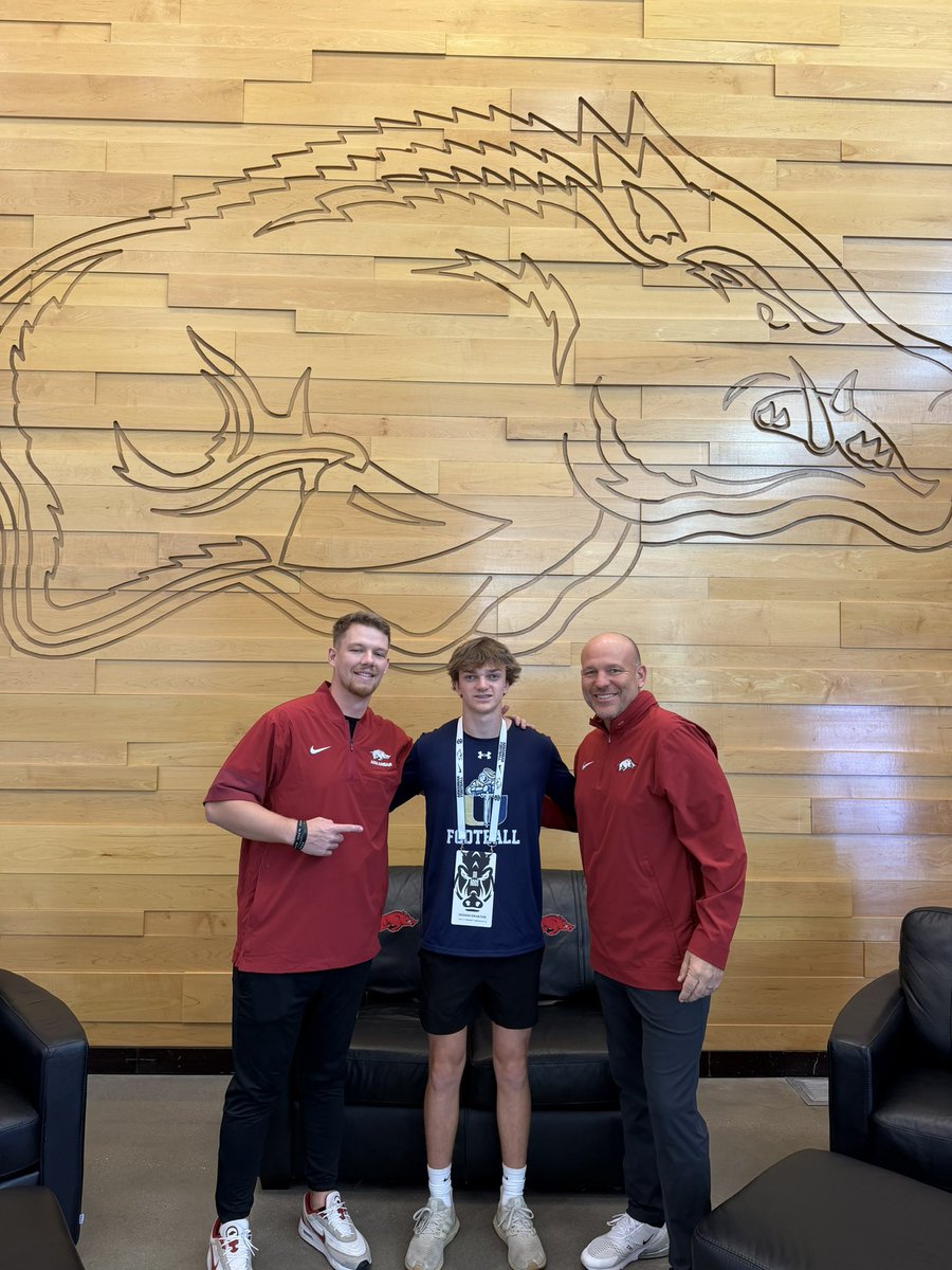hudsonkwartler's tweet photo. Had a great day being back with @chadlunsford and @CoachTillman_ at @RazorbackFB ! Here’s a 69 yard kickoff (from 35) and a 40RH and 45 yard field goal and qualified for the competition (Jersey number 27)! Always great to be back on The Hill!
@Mhamm5507 @PEBODY83 @HKA_Tanalski @4thDownU @RecruitingBh @bhernyscoutguy