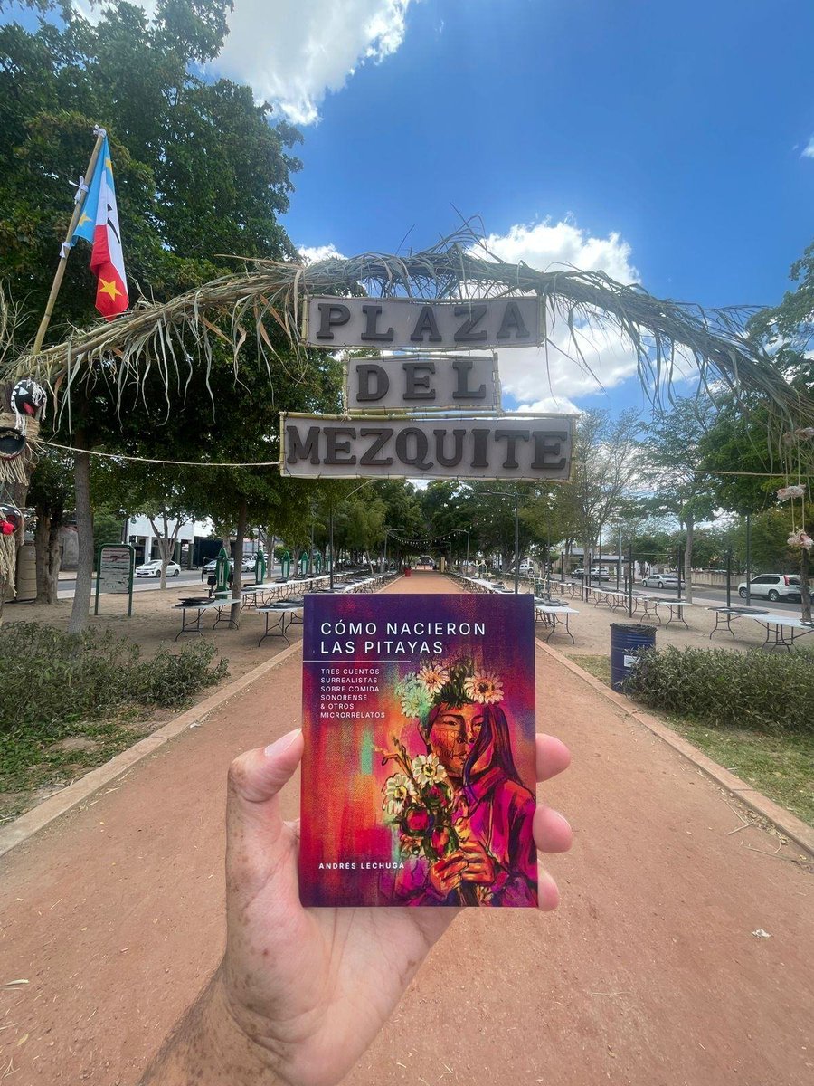 AndresLechugaH's tweet photo. Un poco más de fotitos de mi libro de cuentos Cómo nacieron las pitayas🌵presentado en @lasfiestaspitic  2026. Se anduvo pasenado por la ciudad de #Hermosillo más que yo🤣 https://t.co/6CFruHrSpK
