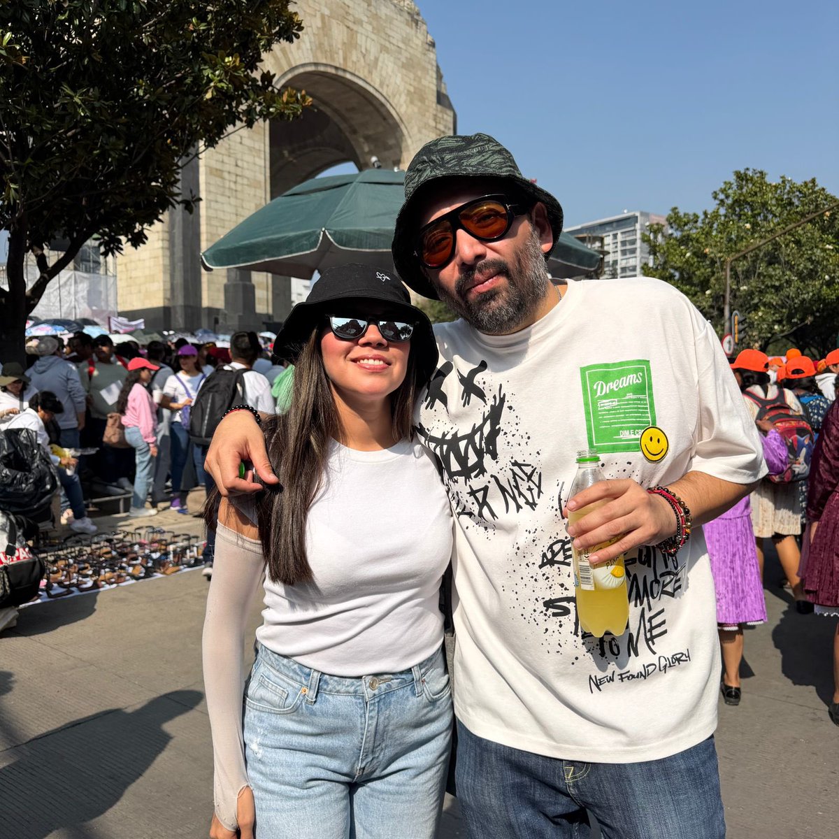 MorenoMarioB's tweet photo. ¡Qué gran día para nuestra patria! 

🇲🇽 Hoy, en su informe de rendición de cuentas, la Presidenta @Claudiashein dio un mensaje magistral, histórico y con la firmeza que México exige ante los intentos de injerencia extranjera.

Con una altísima dignidad nacionalista, denunció el intervencionismo de las agencias de Estados Unidos y de la ultraderecha que pretenden influir en nuestro país. Su respuesta fue clara y retumbó en todo el continente: “¡México no es piñata de nadie!”. No somos colonia ni protectorado, somos una nación soberana y aquí decide exclusivamente el pueblo mexicano.

Este llamado a defender la patria no se quedó solo en el Monumento a la Revolución; se escuchó al unísono en las plazas públicas de las 32 entidades federativas del país, demostrando un respaldo popular contundente y organizado.

Hermana, compañera, Presidenta: desde cada plaza y desde el corazón del pueblo te lo decimos fuerte y claro... ¡NO ESTÁS SOLA! En esta lucha inquebrantable por la defensa de nuestra soberanía nacional y la continuidad de la Transformación, ¡siempre, pero siempre, estaremos contigo!