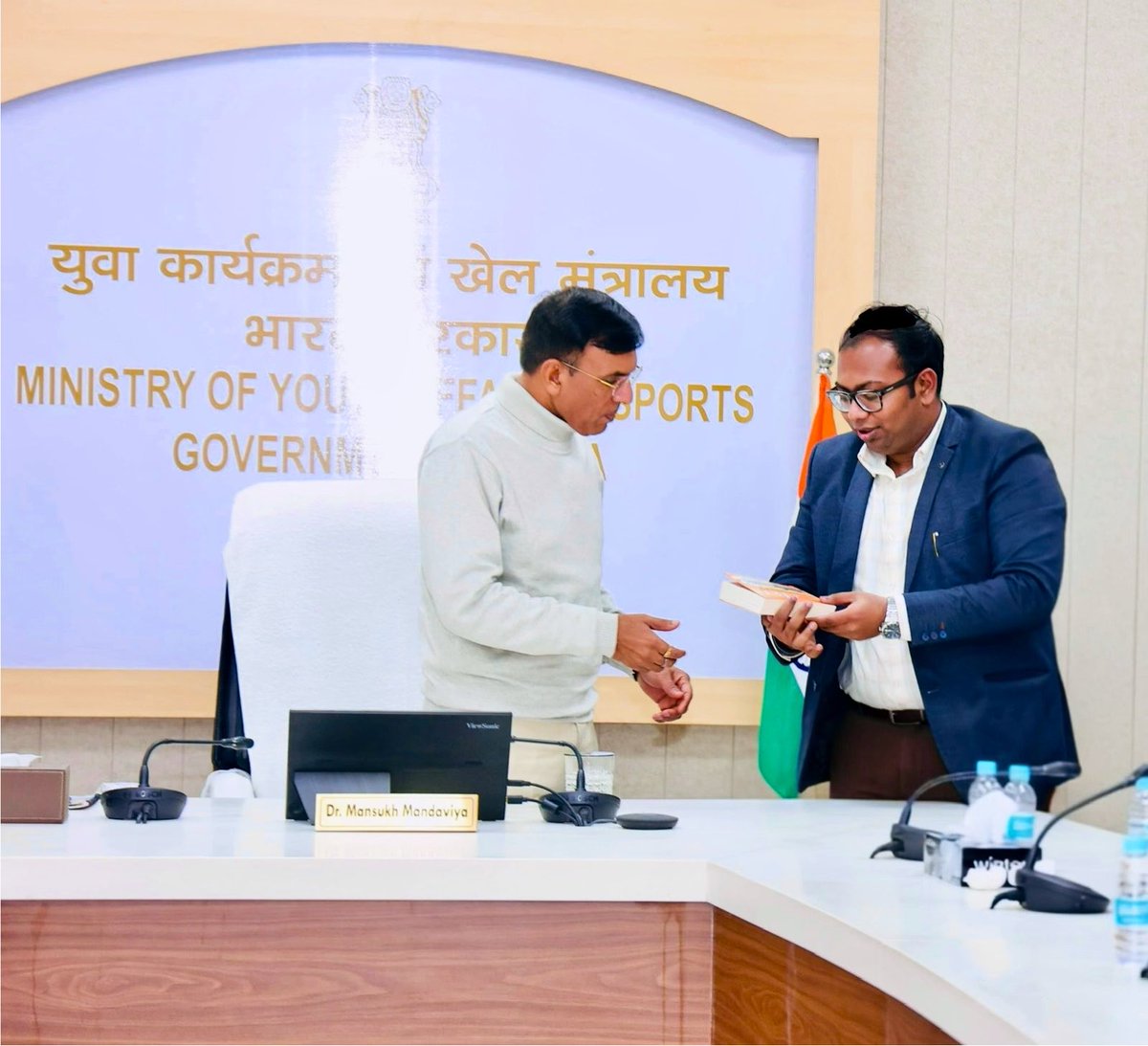 ShailDShah's tweet photo. Warm Birthday Wishes To Hon’ble Union Minister Dr. @MansukhMandviya Sir.

Your Efforts In Strengthening Healthcare, Digitising Labour Services &amp; Empowering India’s Youth Through Sports Continue To Inspire.

Wishing You Good Health, Happiness &amp; Success In Serving The Nation. 🇮🇳🎂 https://t.co/mE8bpOjSvQ