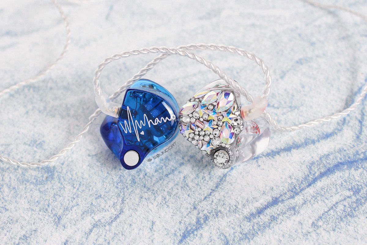 alwaysminhyuk25's tweet photo. Rocky’s new IN-EAR MONITOR is here!

6 stars on the right, 
“Hamo” on the left,close to his
❤️

A special In-ear for a very special person to celebrate another milestone.

Thank you, Hamo.
#라키 #ROCKY #하모 #HAMO https://t.co/mq9XwVMym3