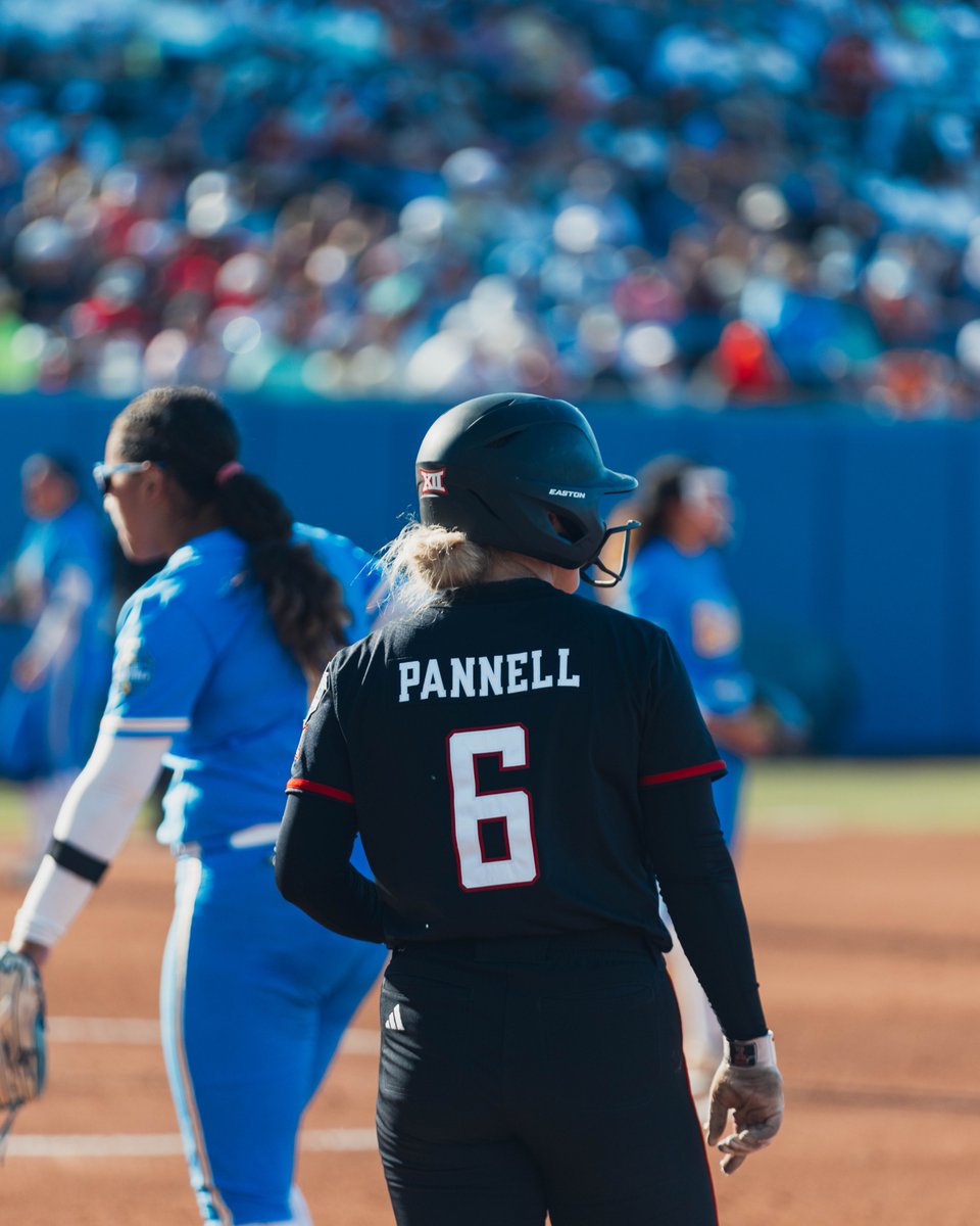 DevonParkOKC's tweet photo. Day 𝐅𝐨𝐮𝐫 Flicks 📸

#WCWS | @NCAASoftball https://t.co/OQ8ZQ4A8X7
