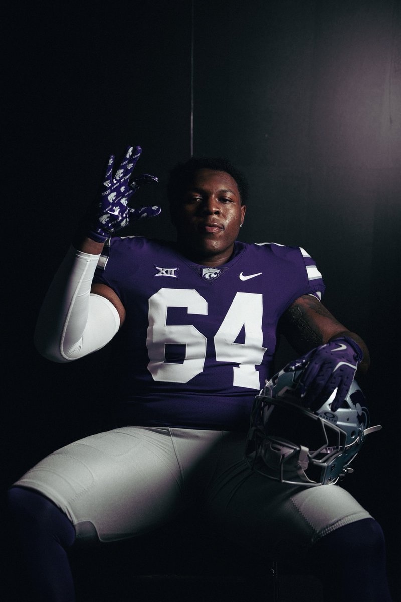 KeilanNeal64's tweet photo. Had a great time in Manhattan this weekend loved the atmosphere and family feel!!! @CoachBufordJ @KStateFB @CSmithMedia @CSmithMedia @FRAPantherFB https://t.co/cr0YYxcI34