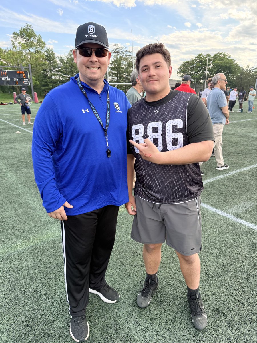 Ansor_47's tweet photo. Had a great time at the @Marist_Fball exposure camp! Had a lot of fun and work, and met with many great coaches! @FootballBentley  @JeffMoorzzy32 @Coach_OOmoyeni @CoachGutierrezA @Coach_Mill_  @TheCoachGriggs https://t.co/qGSlMLbjc9